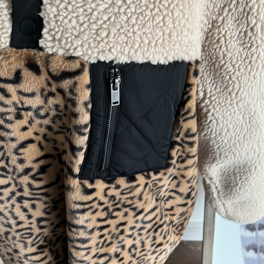 Nwot Rails Sherpa Leopard Print Pullover - image 5